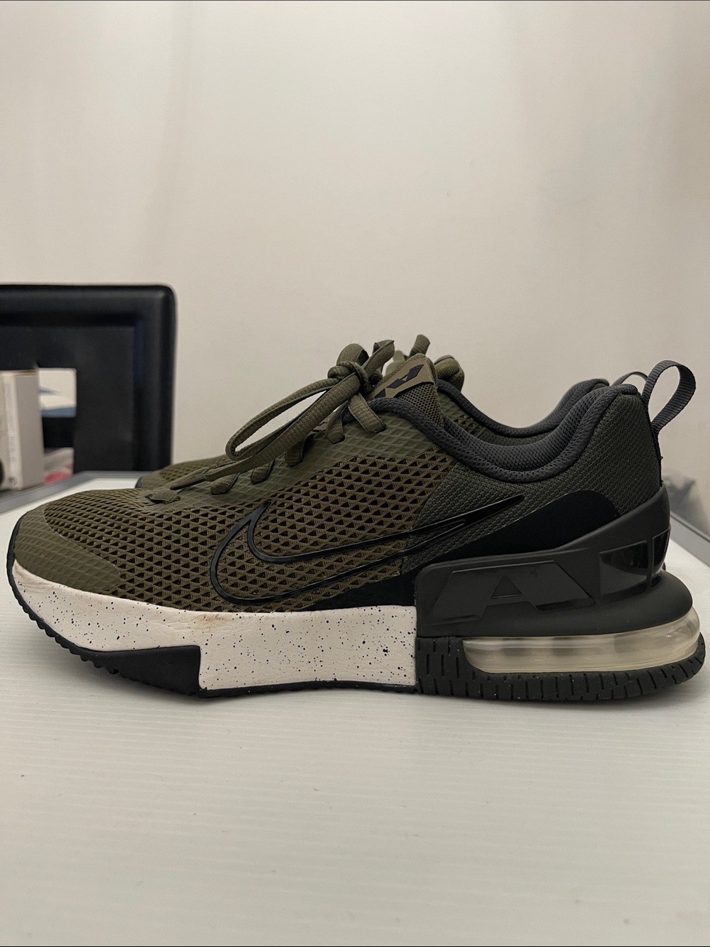 NIKE AIR MAX TRAINING SNEAKERS MENS SIZE 9.5